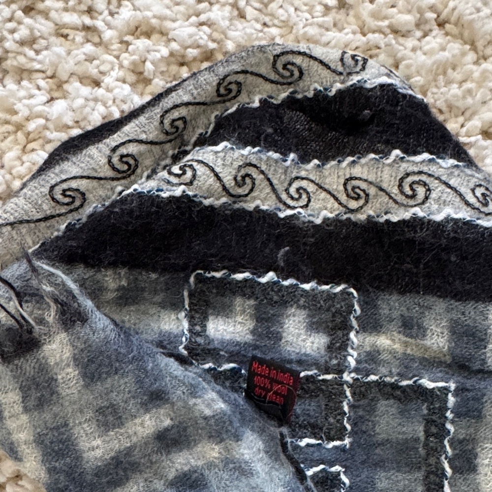 Source Unknown Black and Gray Scarf - image 4